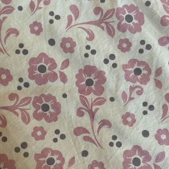 The Peanutshell Bella organic cotton crib quilt and sheet set pink, cream - Picture 14 of 17